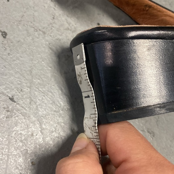 Sandra - Picture 2 of 2